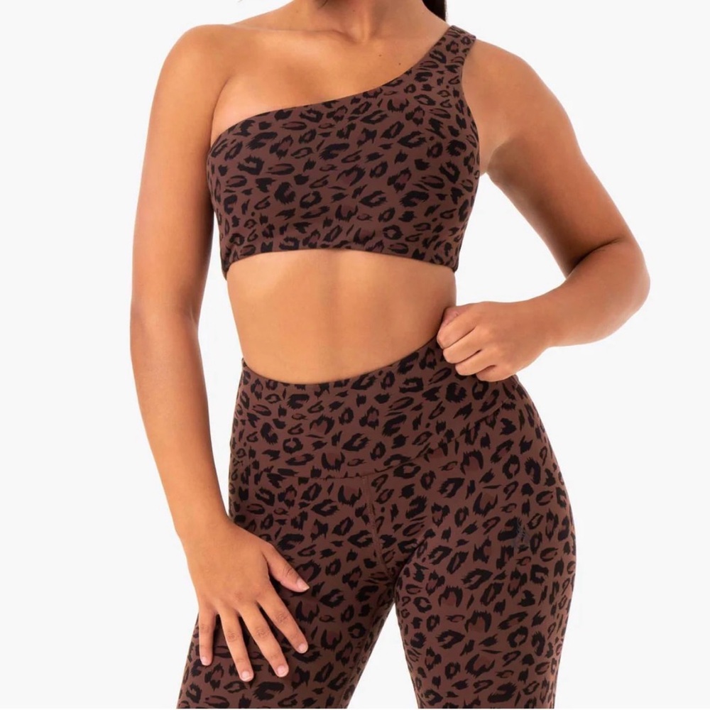 ADAPT ONE SHOULDER SPORTS BRA